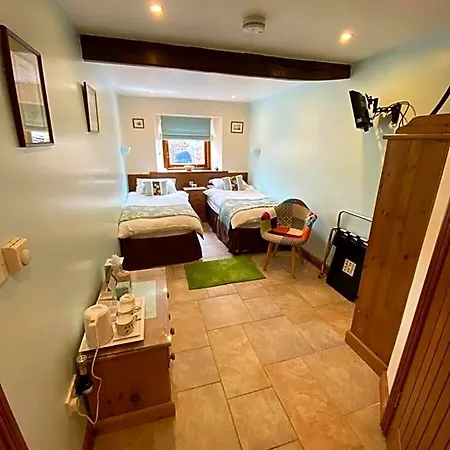 Broad Croft House 4*