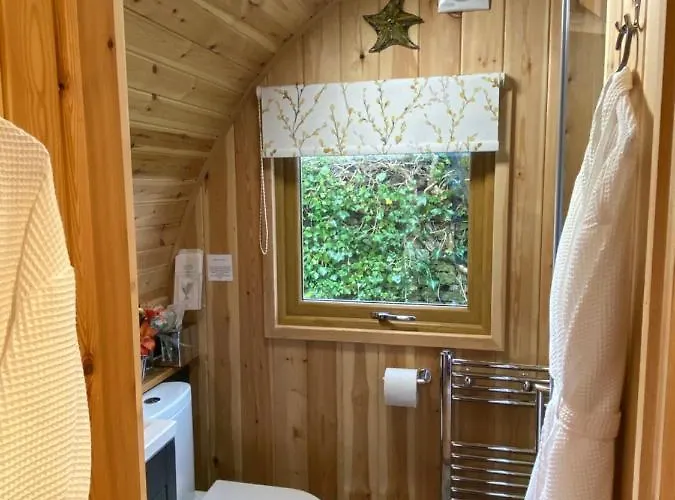 Broad Croft House Bed & Breakfast 4*