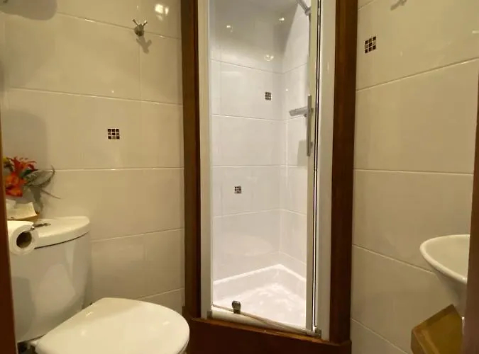 Broad Croft House Bed & Breakfast 4*